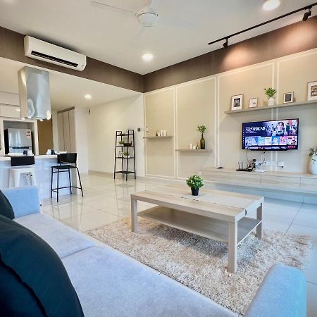 Royale Cottage Midvalley Netflix Pools 4 Pax Johor Bahru Zewnętrze zdjęcie