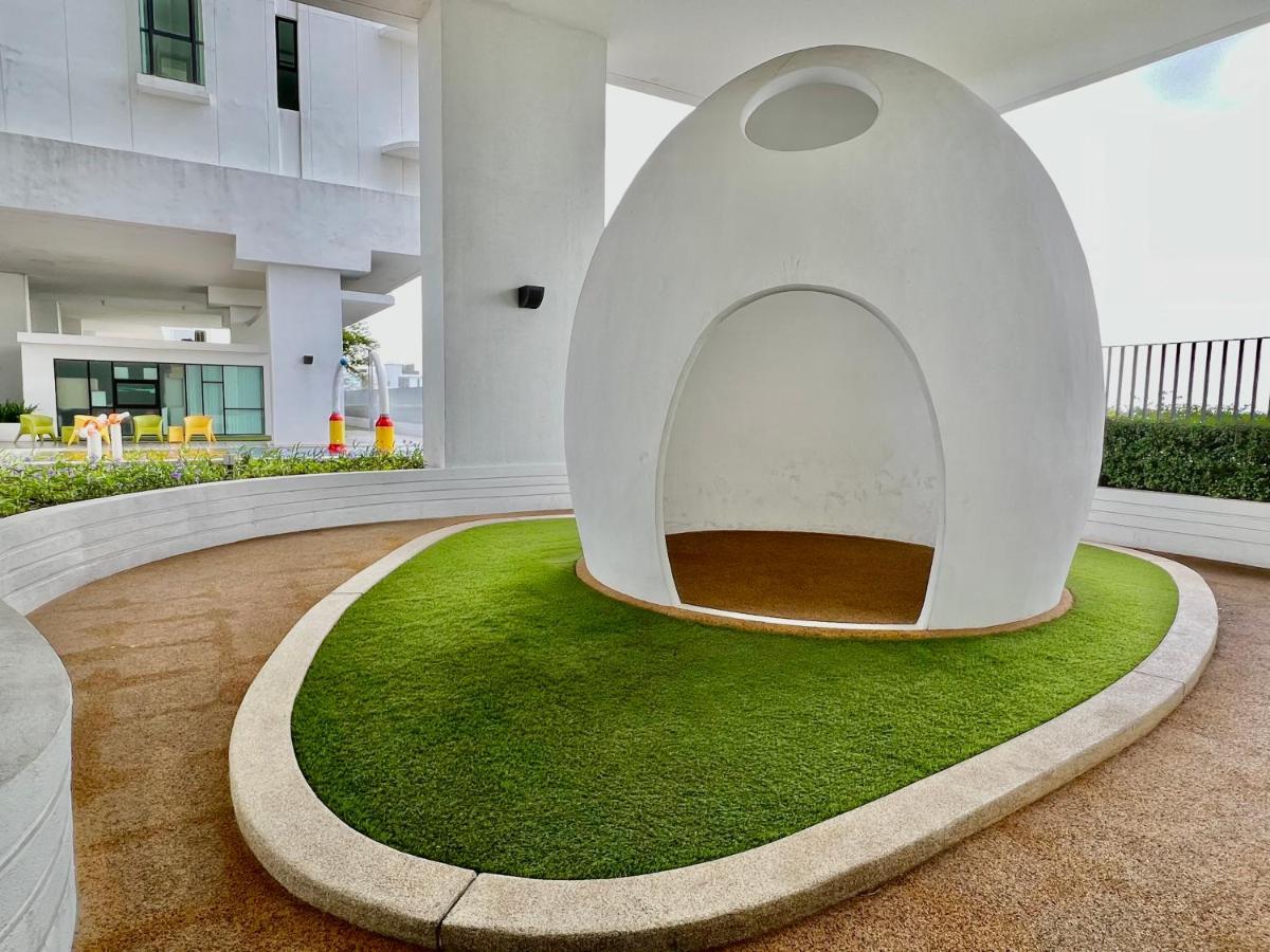 Royale Cottage Midvalley Netflix Pools 4 Pax Johor Bahru Zewnętrze zdjęcie