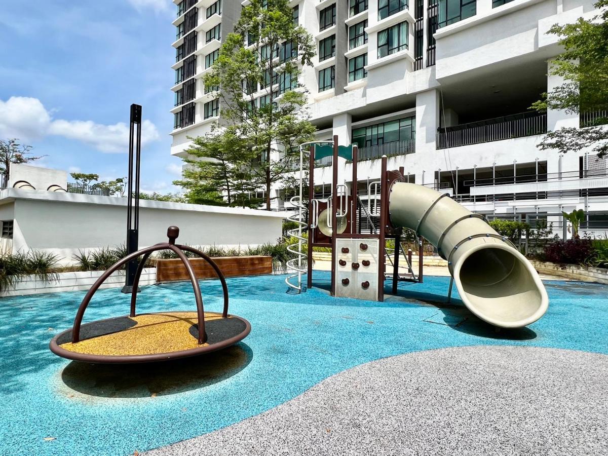 Royale Cottage Midvalley Netflix Pools 4 Pax Johor Bahru Zewnętrze zdjęcie