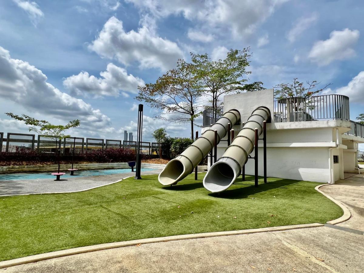 Royale Cottage Midvalley Netflix Pools 4 Pax Johor Bahru Zewnętrze zdjęcie